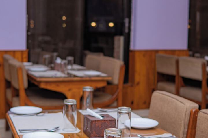Dining 52 of 112