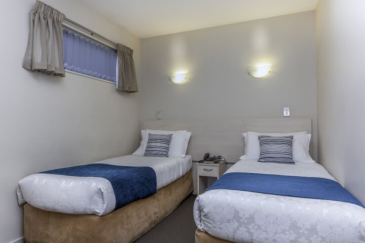 Room 4 of 35