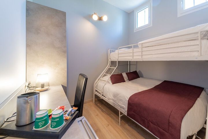 Room 7 of 28