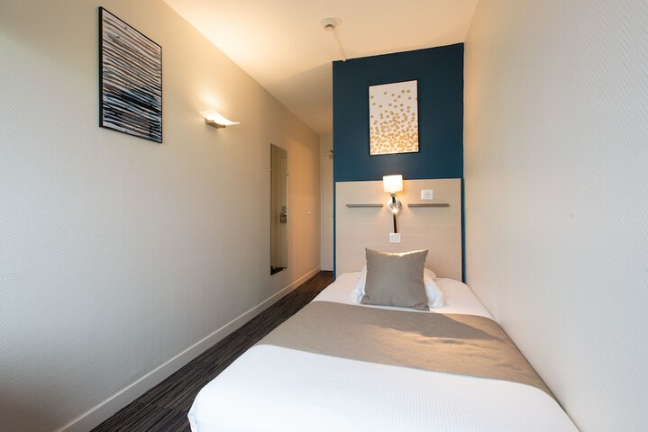 Room 4 of 43