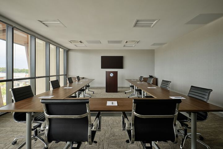 Business Center 42 of 52