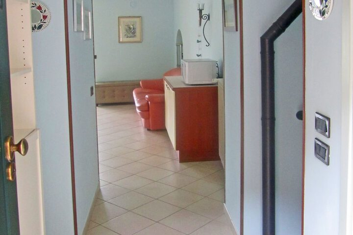 Room 14 of 25
