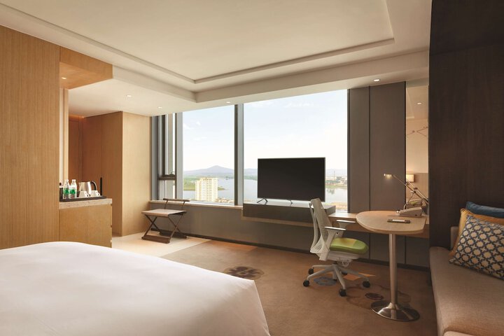 Room 18 of 44