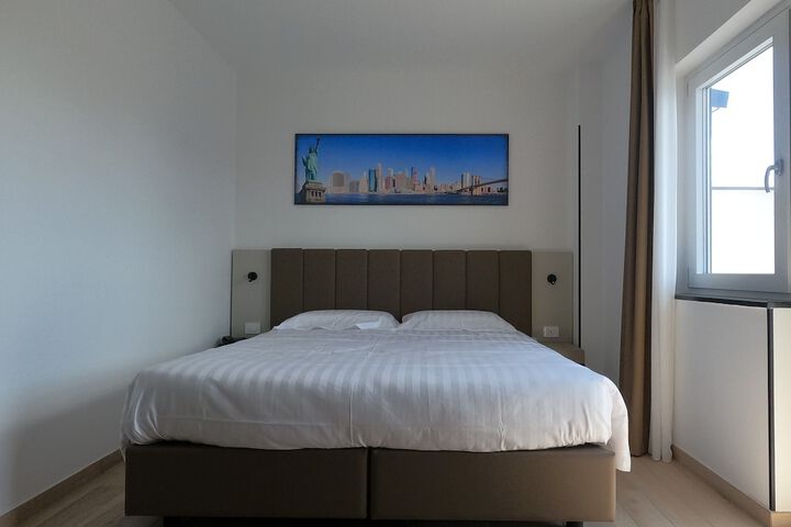 Room 4 of 22
