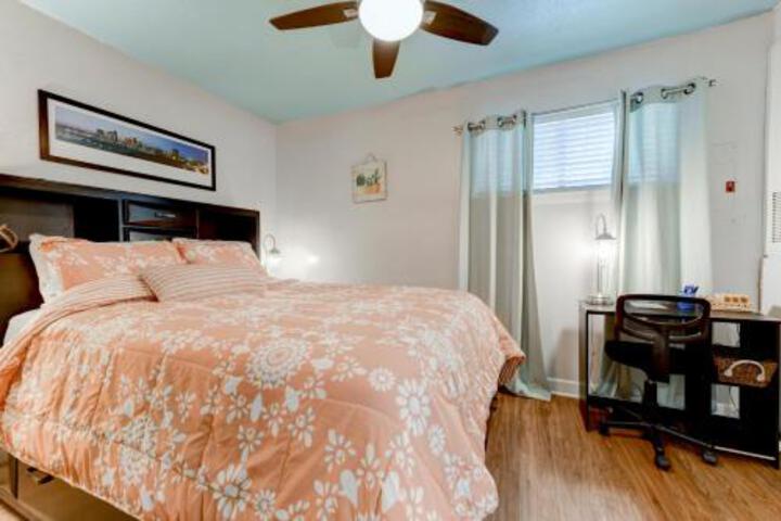 Perfect Condo Stay Near Downtown Austin and UT in Austin, TX