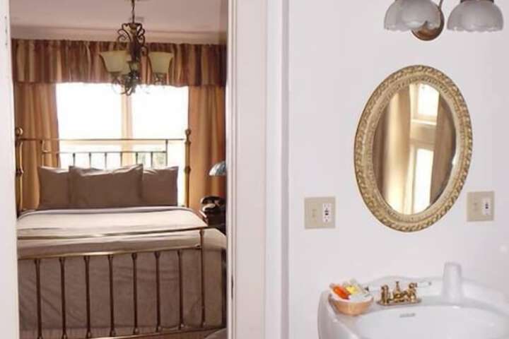 Room 28 of 33