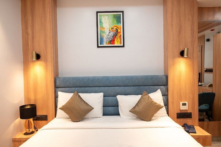 Room 6 of 56