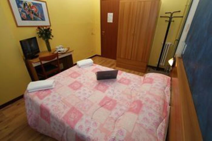 Room 14 of 40