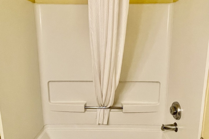 Double Accessible Queen Size Bed (8 of 11)