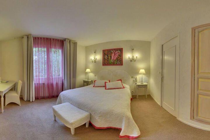 Room 1 of 9