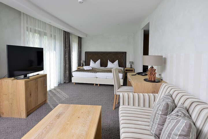 Room 27 of 137