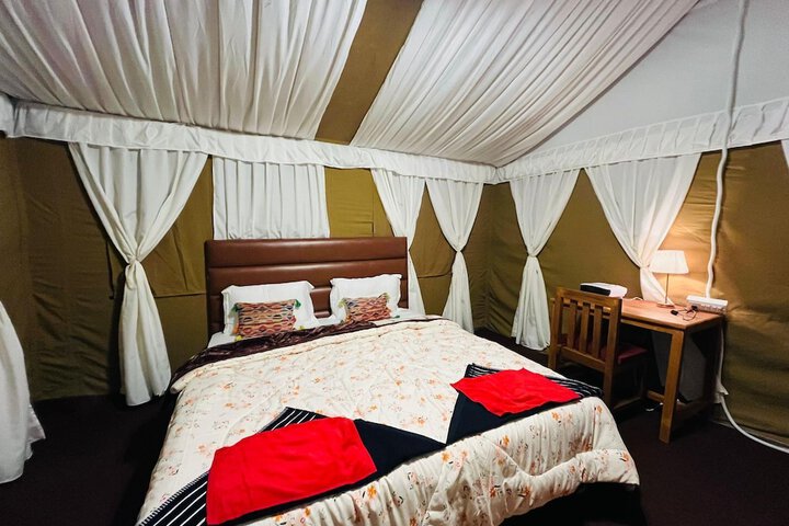 Room 4 of 33