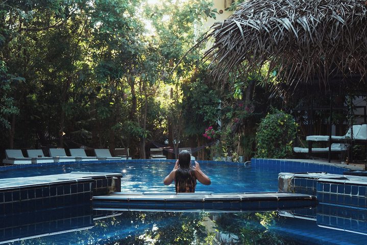 Pool 18 of 33