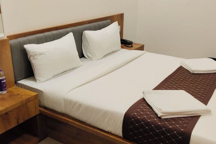 Room 6 of 26