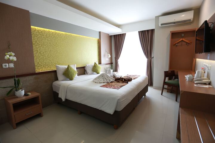 Room 9 of 32
