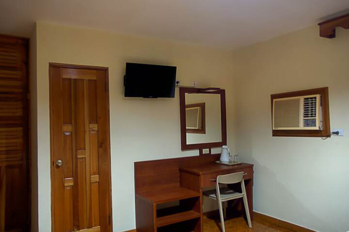 Room 9 of 42