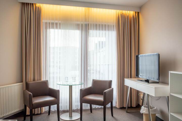 Room 21 of 53