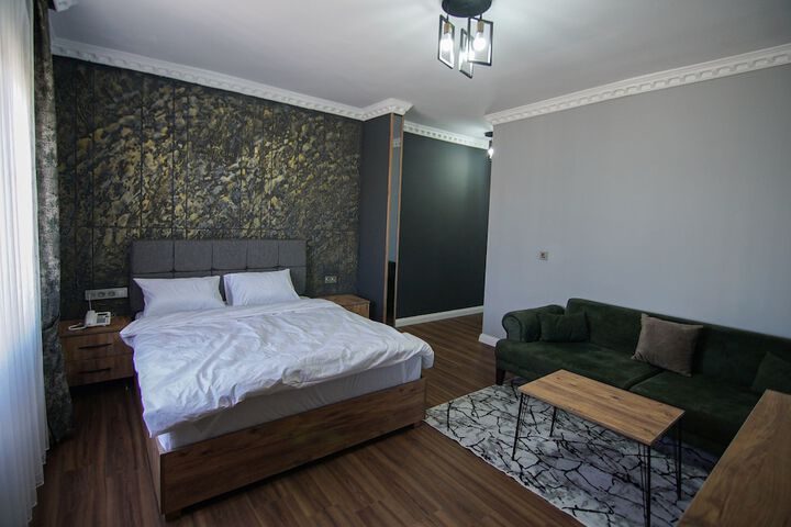 Room 9 of 21