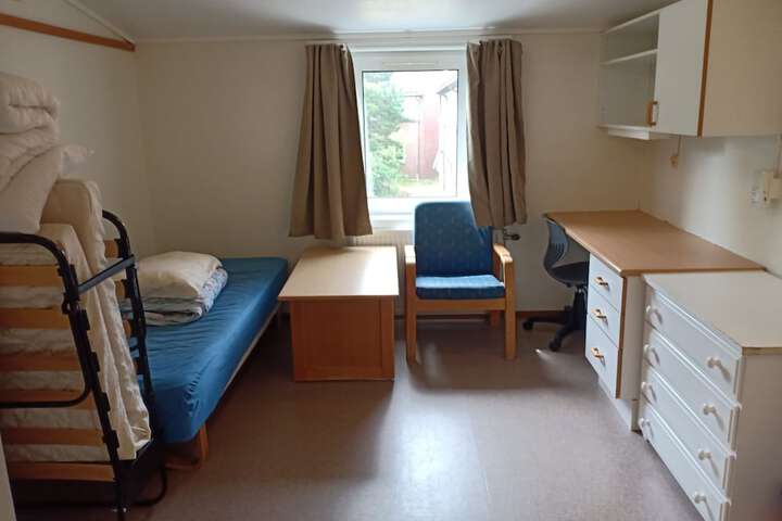 Room 17 of 32