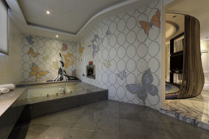 Room 20 of 38