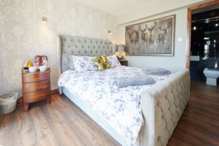 Room 2 of 42