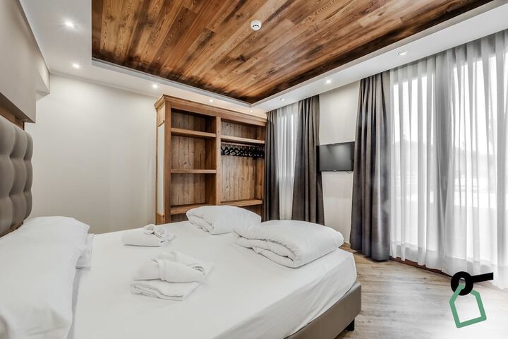Room 16 of 39