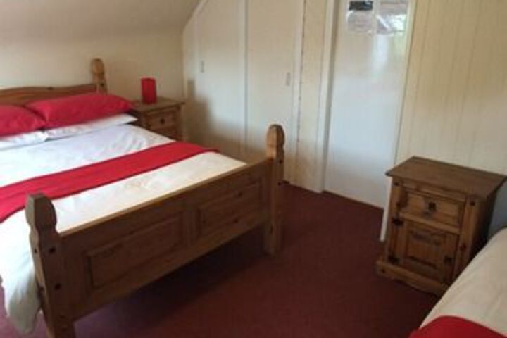 Room 7 of 8
