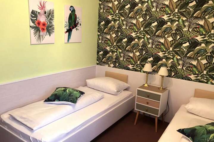 Room 8 of 34