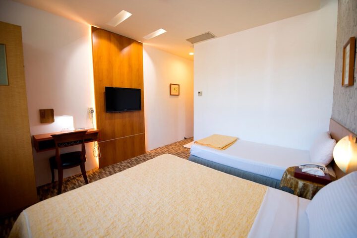 Room 28 of 51