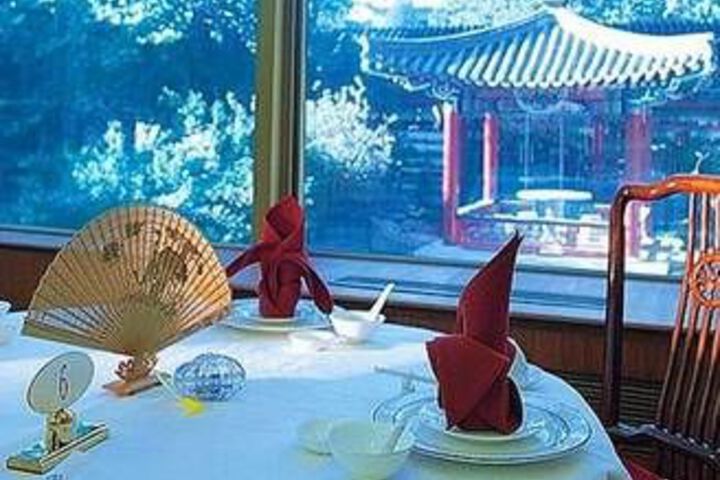 Dining 140 of 143