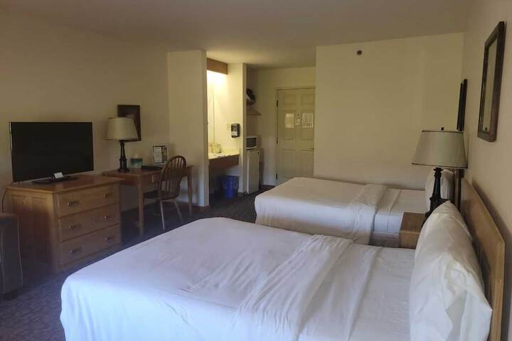 2 Double Beds (8 of 10)
