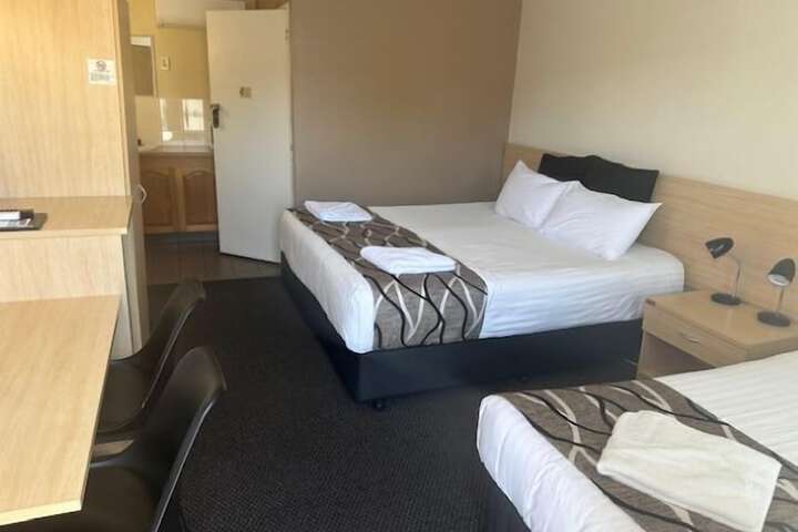 Room 8 of 27