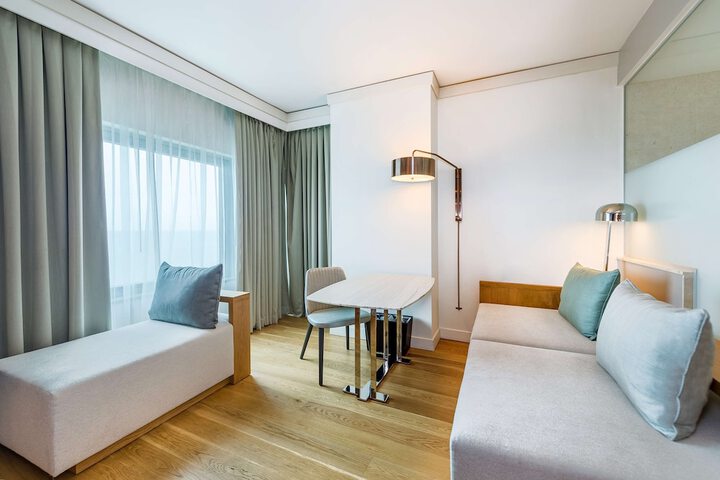 Room 15 of 81