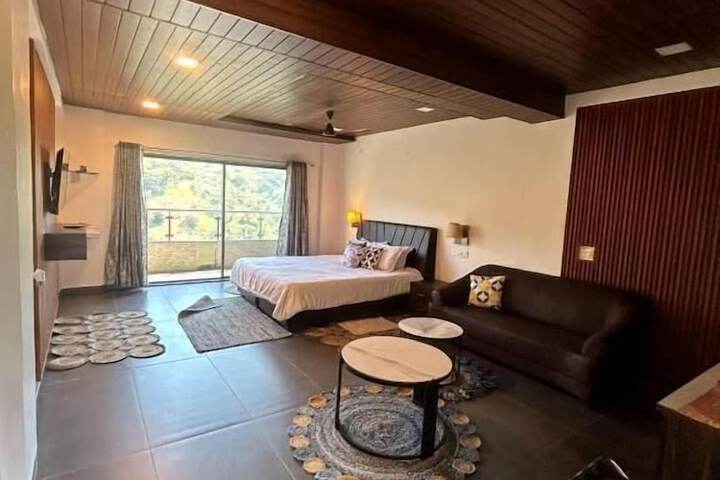 Room 2 of 15
