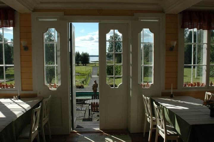 Dining 20 of 41