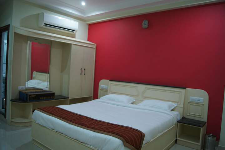 Room 6 of 42