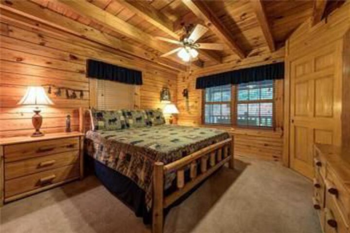Return to Me 3 Bedroom Home with Hot Tub