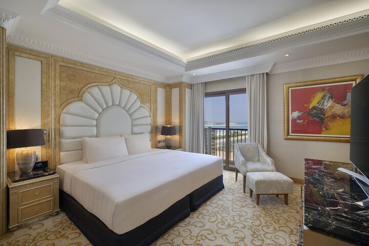 Room 31 of 200