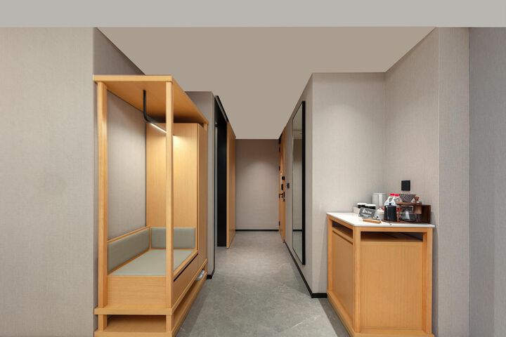 Room 16 of 79