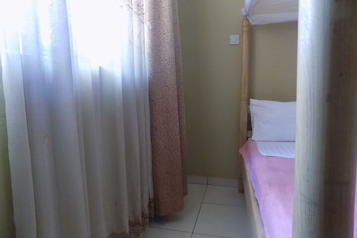 Room 7 of 17