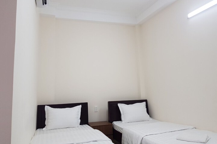 Room 10 of 34