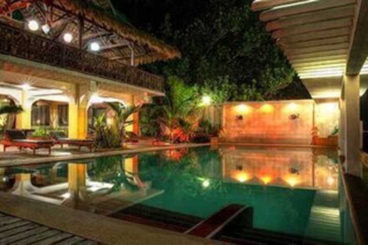 Hotel with Pool