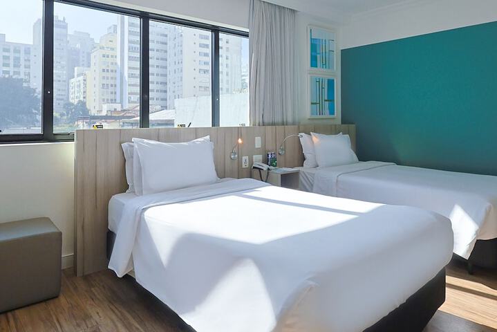 Room 46 of 143