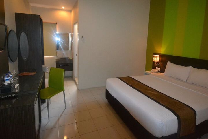 Room 5 of 19