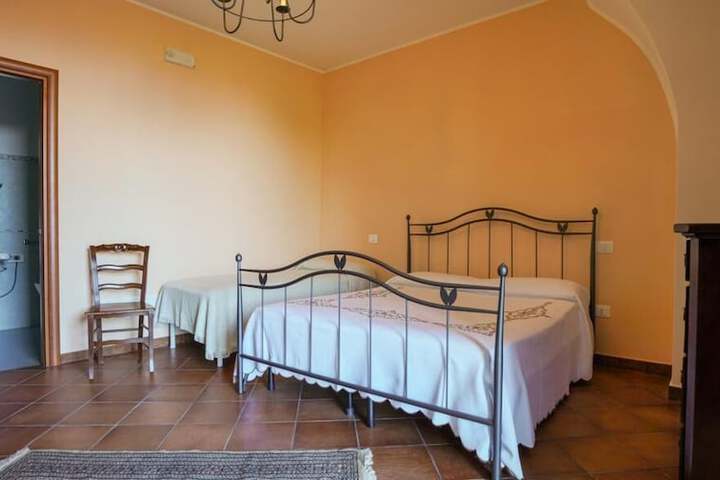 Room 2 of 51