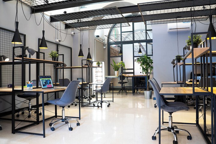 Business Center 79 of 82