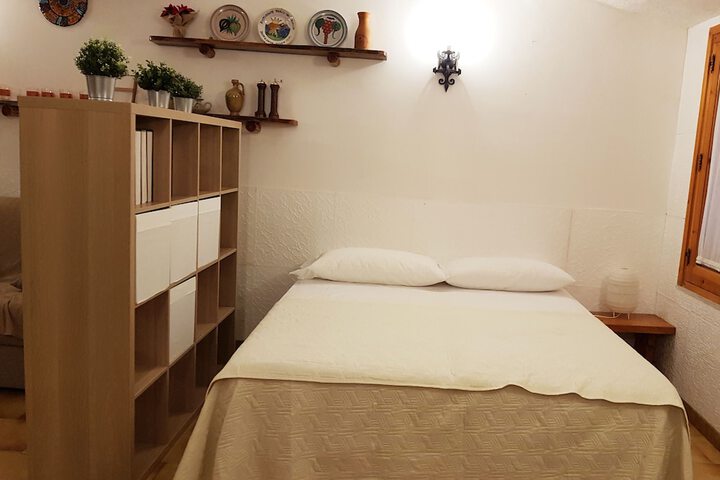 Room 2 of 16