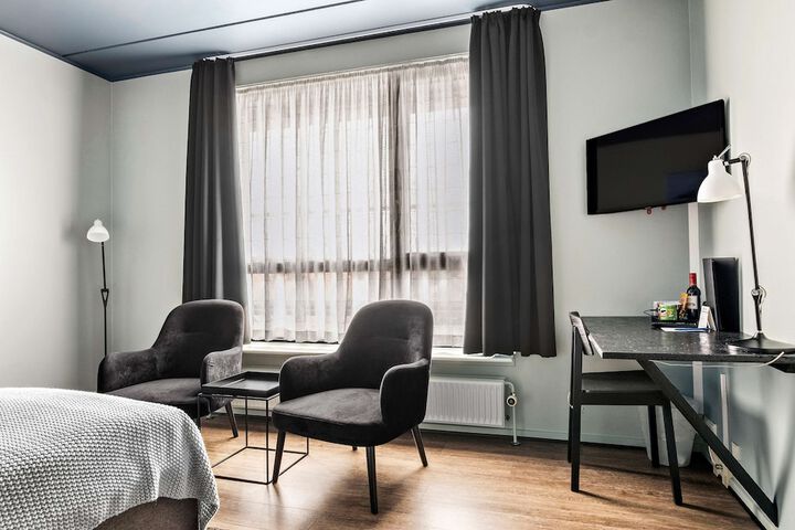 Room 16 of 125