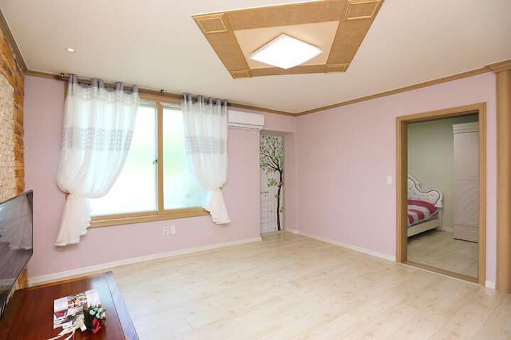 Room 18 of 39