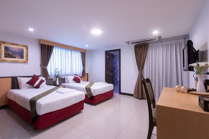 Room 6 of 60
